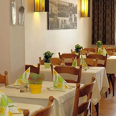 Otel Landgasthaus Hoffmann Auw an der Kyll